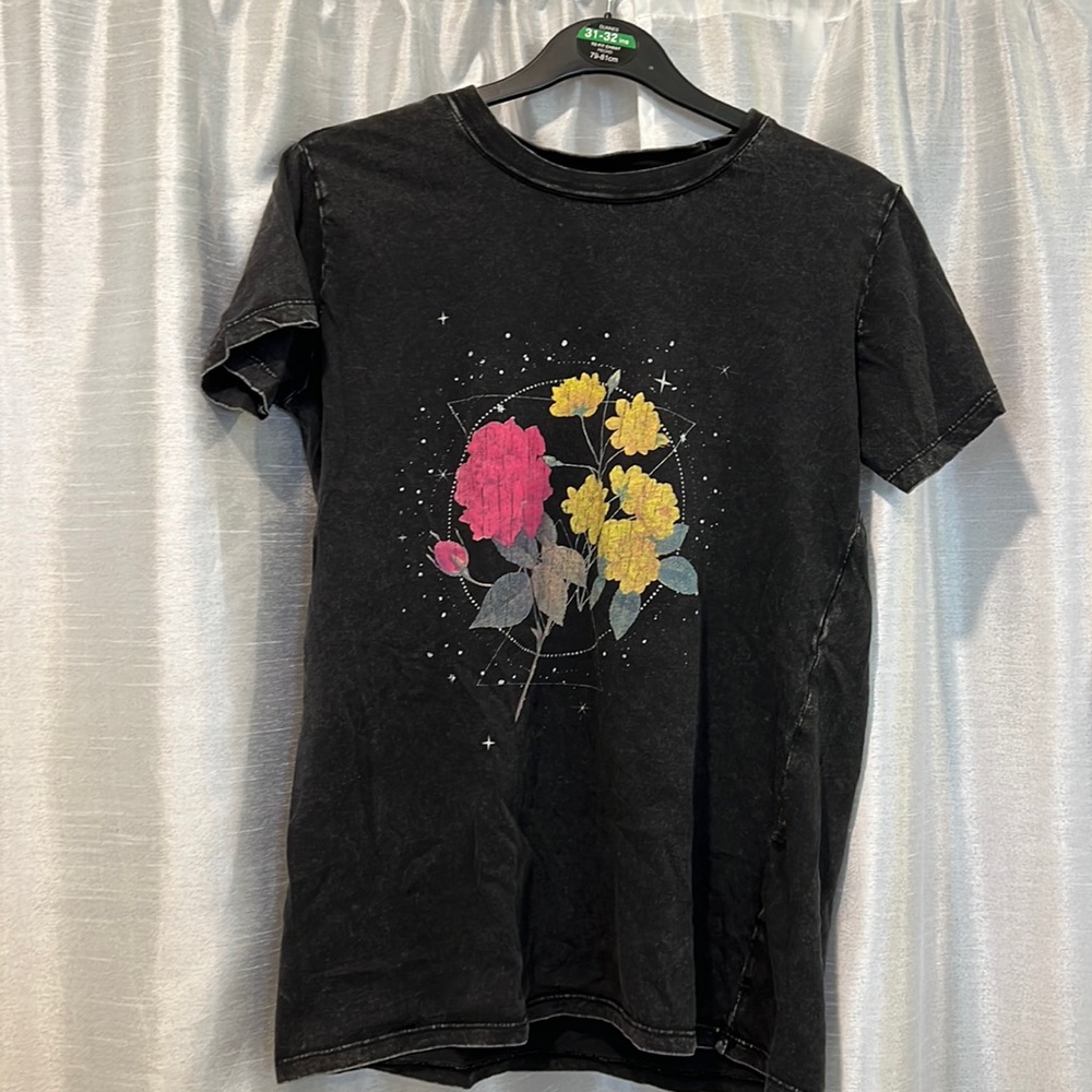 Black  graphic t shirt from cotton on